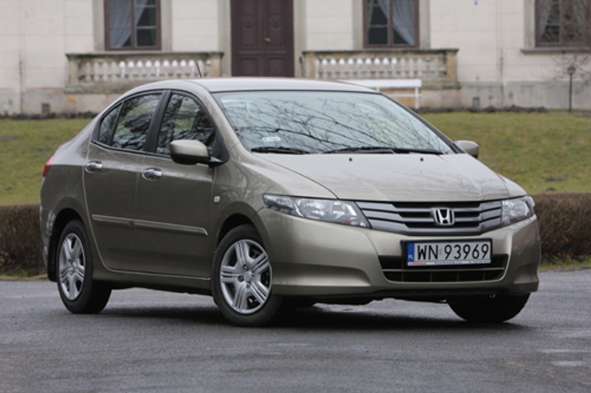 Honda City kontra Fiat Linea - Test wyrośniętych sedanów klasy B