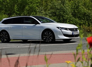 Peugeot 508 SW w hybrydowej wersji – rodzinne oszczędzanie