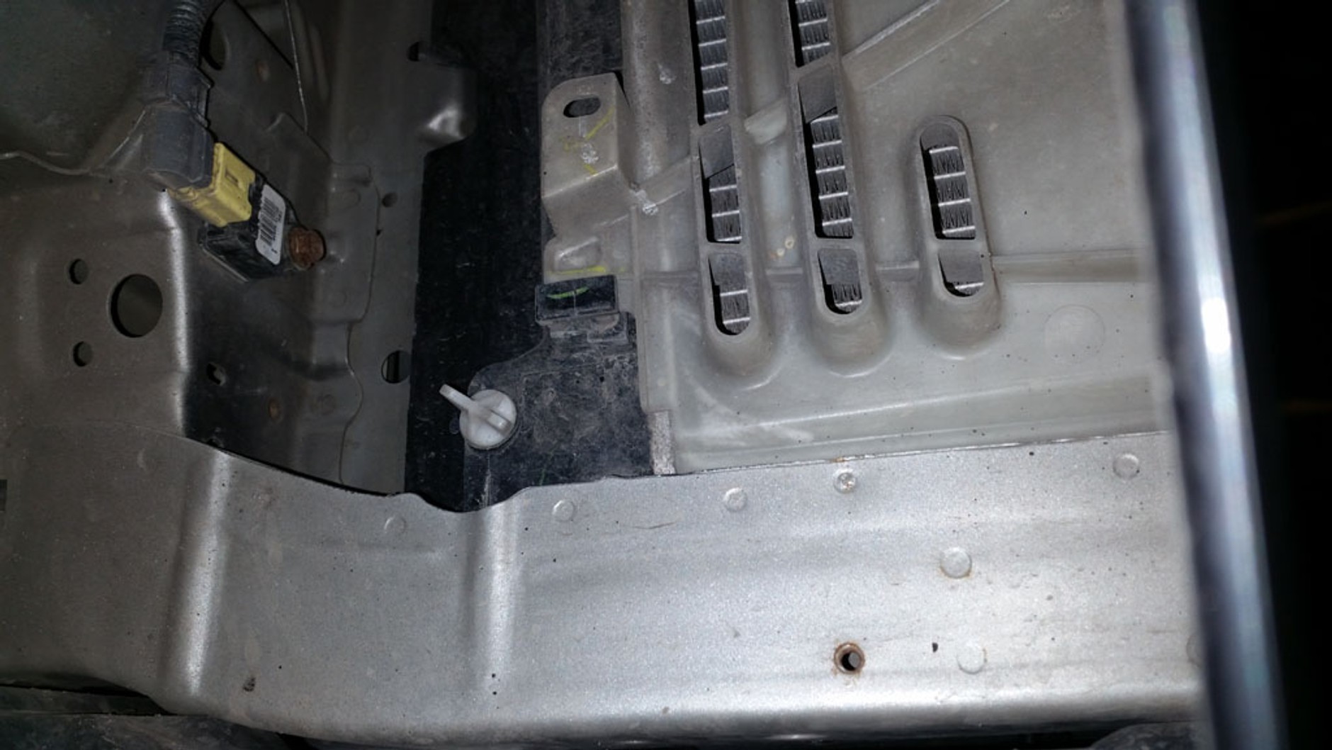 Samodzielna wymiana płynu chłodzącego - możesz oszczędzić 70 zł