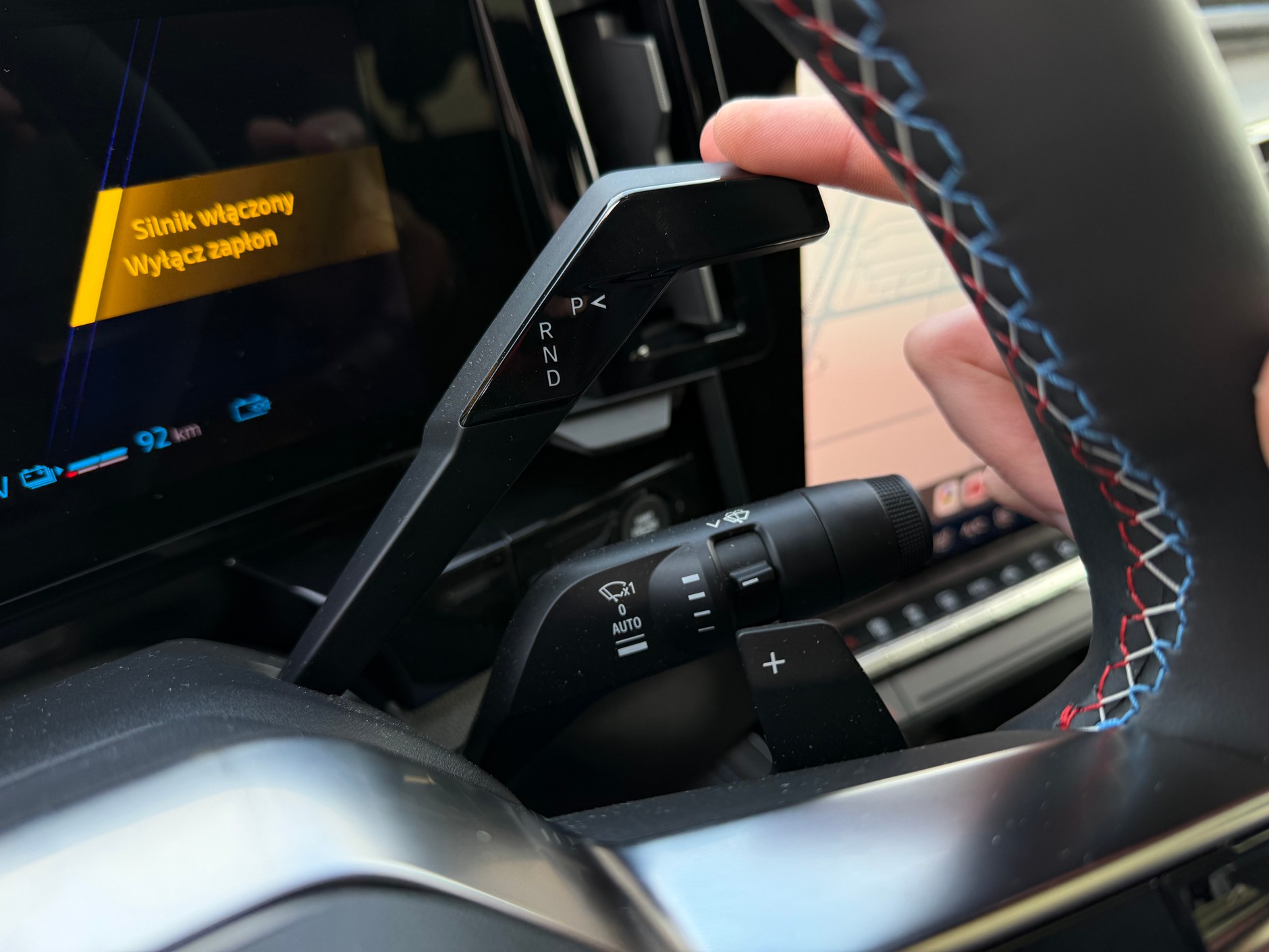 Dźwignia do obsługi napędu w Renault Rafale