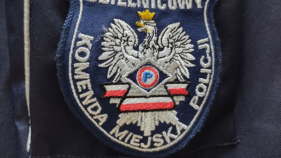 Obraz pochodzący z serwisu https://rybnik.policja.gov.pl/k22/informacje/wiadomosci/385354,Dzielnicowy-po-sluzbie-zatrzymal-pijanego-kierowce.html
