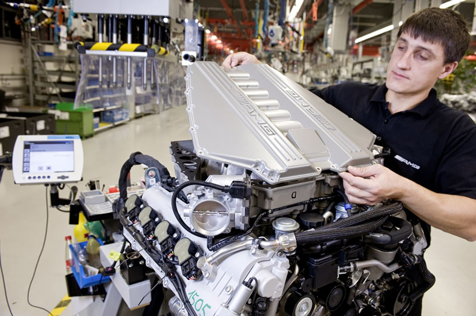 IAA Frankfurt 2009: Mercedes-Benz SLS AMG doda ci skrzydeł (fotogaleria)
