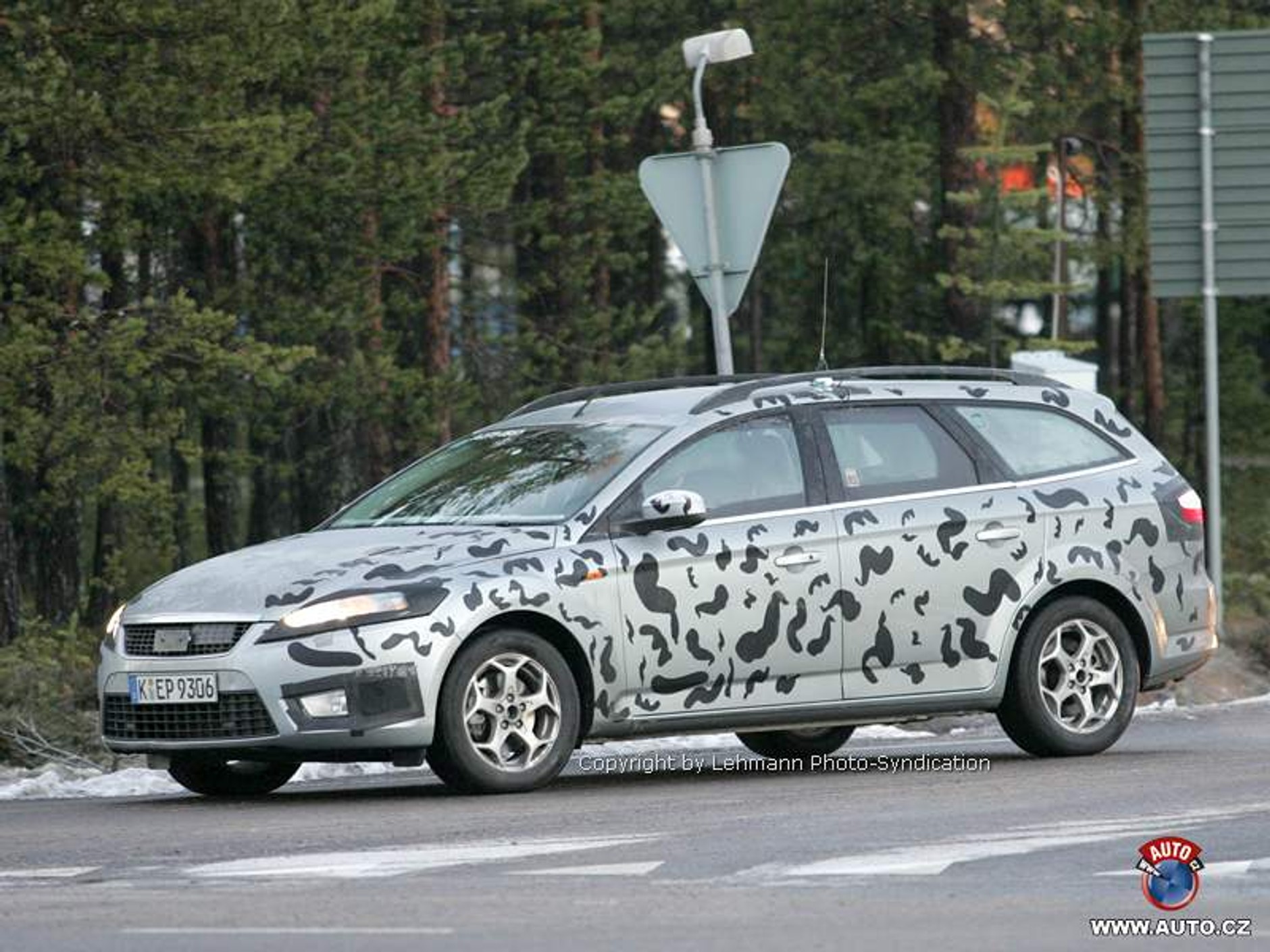 Zdjęcia szpiegowskie: Ford Mondeo kombi (zimowe testy w Skandynawii)
