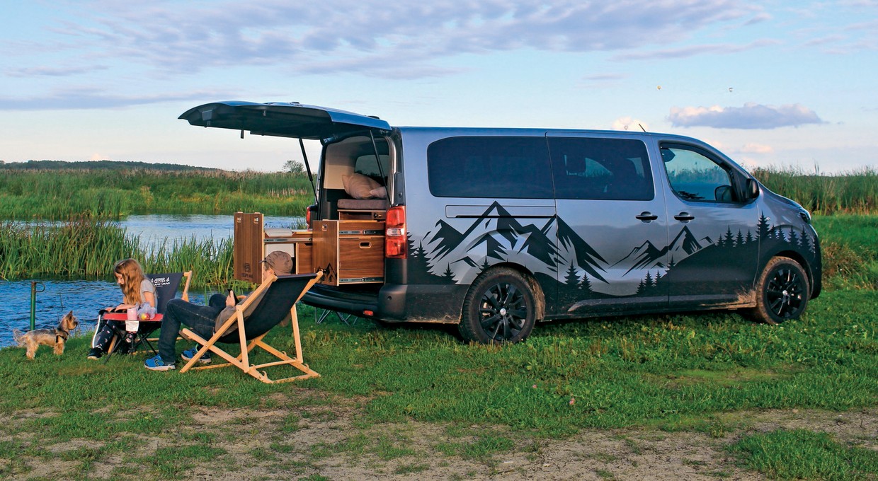 Kamper Toyoty z zabudową Escape Box