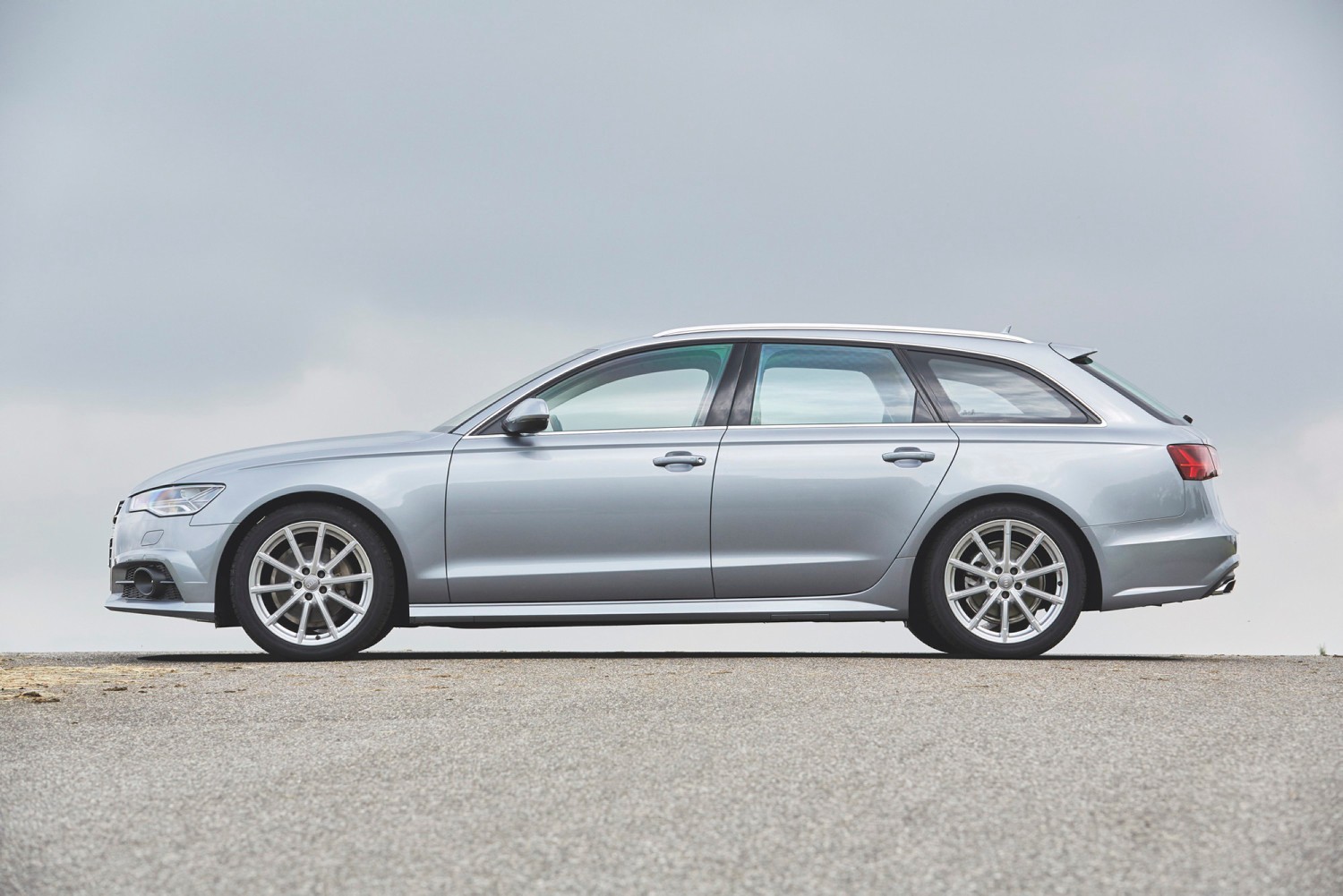 Flota marzeń - Audi A6, Mercedes klasy E, BMW serii 5 i Volvo V90