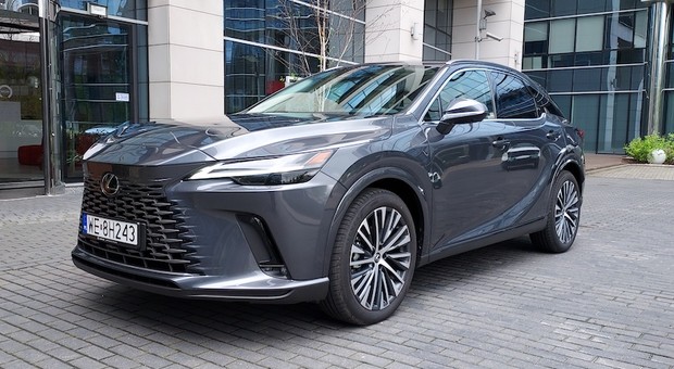 Lexus RX 450h+. Jeździłem "piątą generacją luksusu"