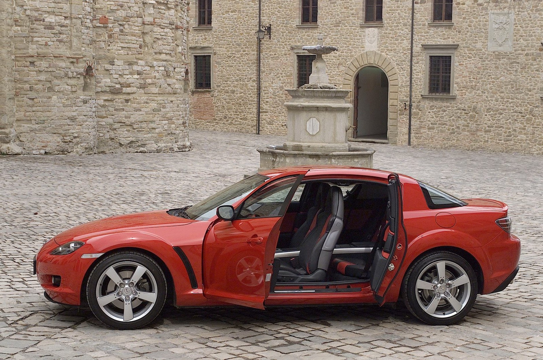 Mazda – 60 lat modeli coupe