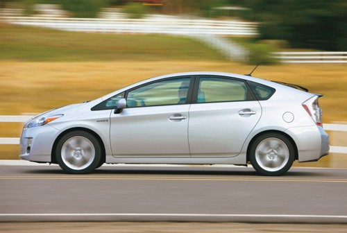 Toyota Prius kontra Honda Insight: Hybrydowe imperium szybko rośnie w siłę