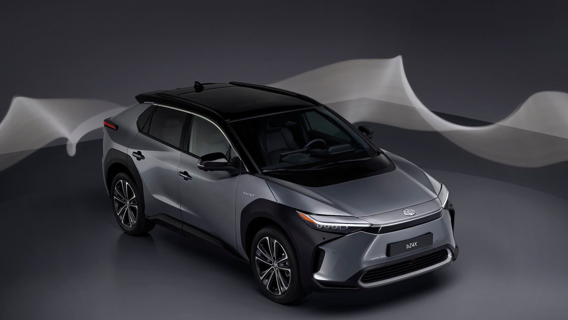 W pełni elektryczna Toyota bZ4X pojawi się w sprzedaży w Polsce w 2022 r.