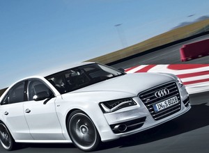 Audi S8: marzenie każdego szofera