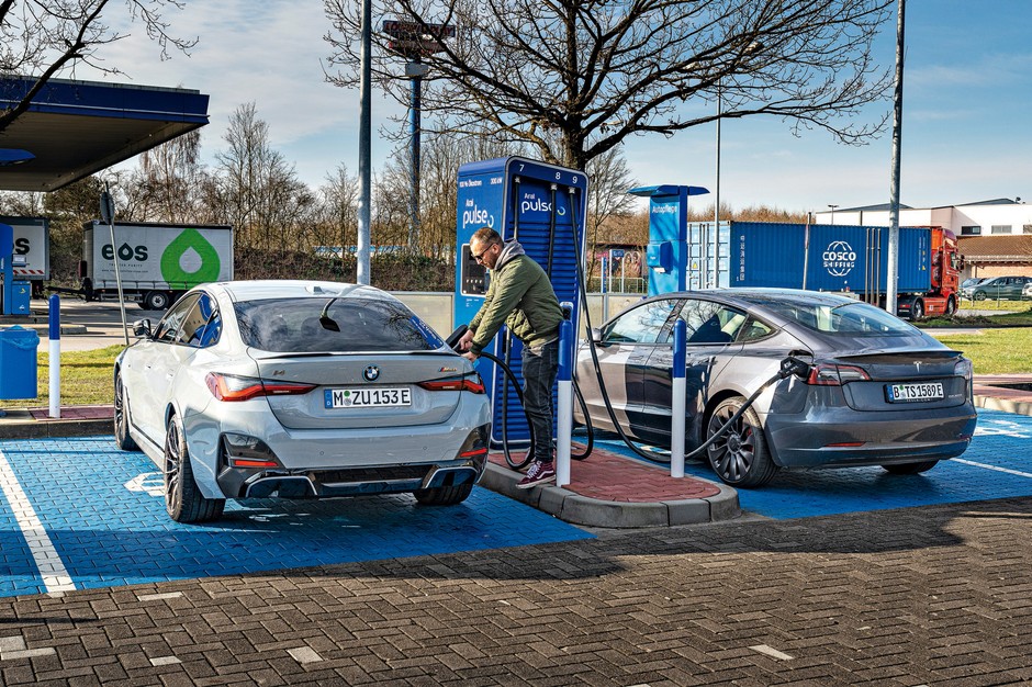 Tesla Model 3 i BMW i4