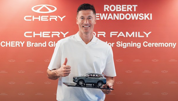 Robert Lewandowski ambasadorem marki Chery