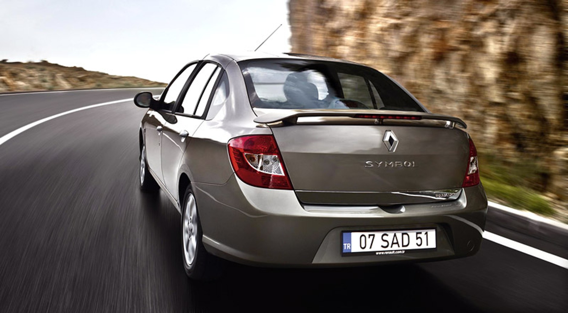 Moskwa 2008: oficjalna premiera nowego Renault Symbol/Thalia