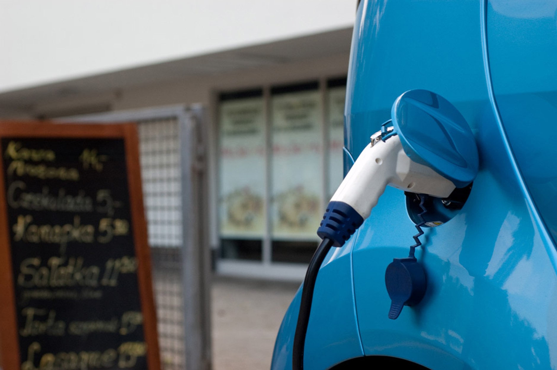 Peugeot ion: uzależniony od elektryczności