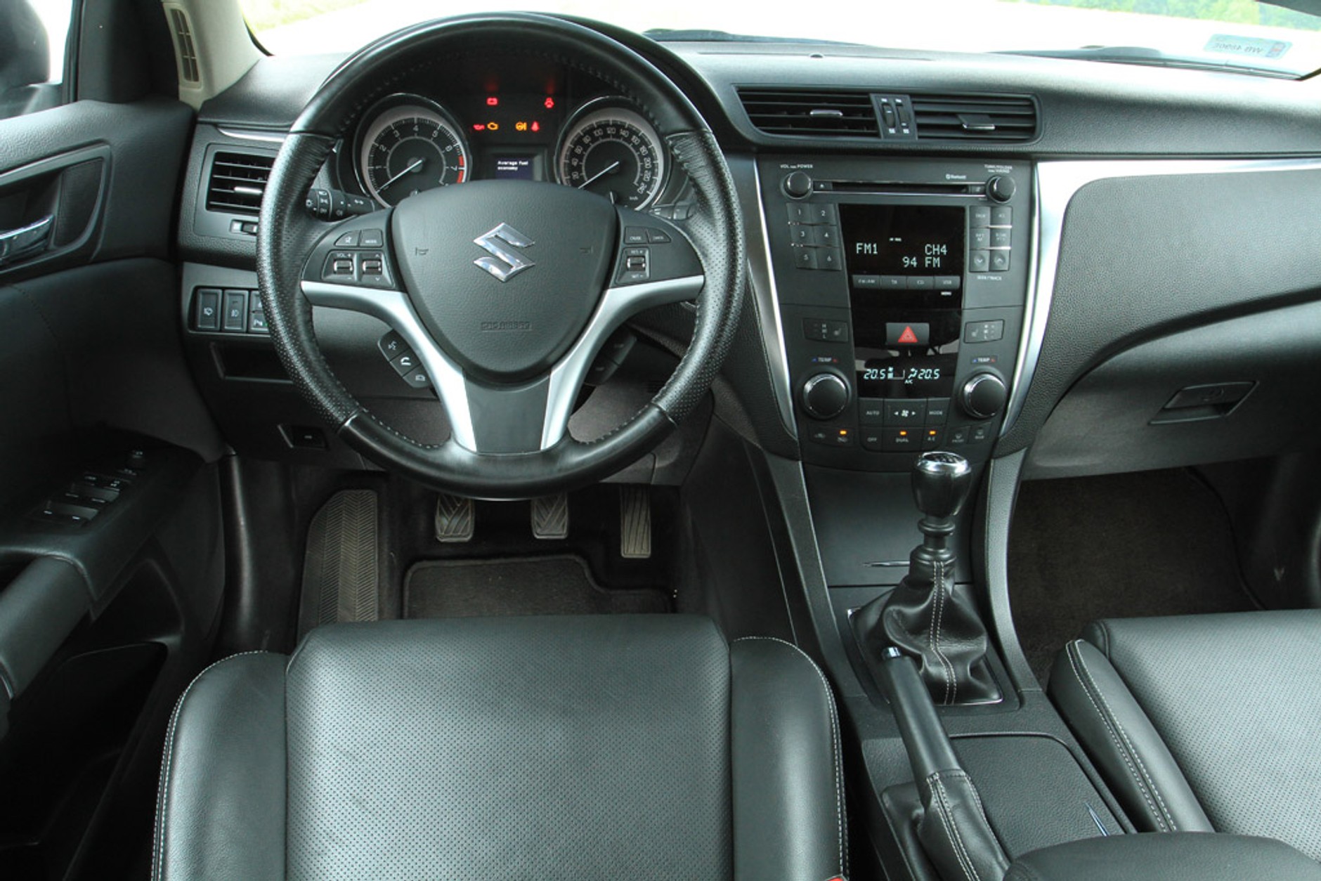 Suzuki Kizashi: alternatywa w klasie średniej