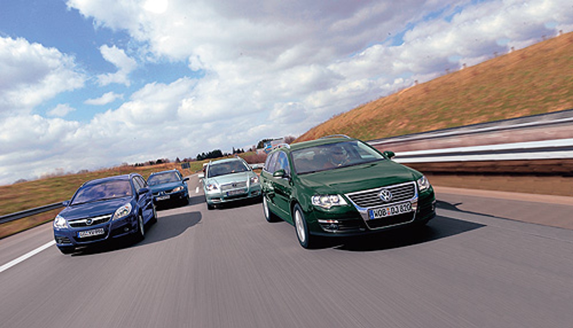 VW Passat, Opel Vectra, Toyota Avensis, Renault Laguna - Szybkie i pojemne