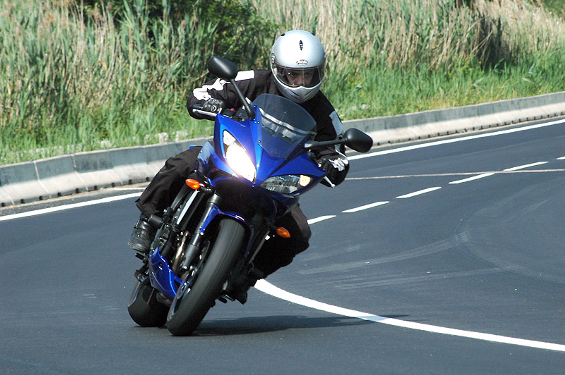 Yamaha FZ6 Fazer S2: motocykl dla dużych i małych (test)