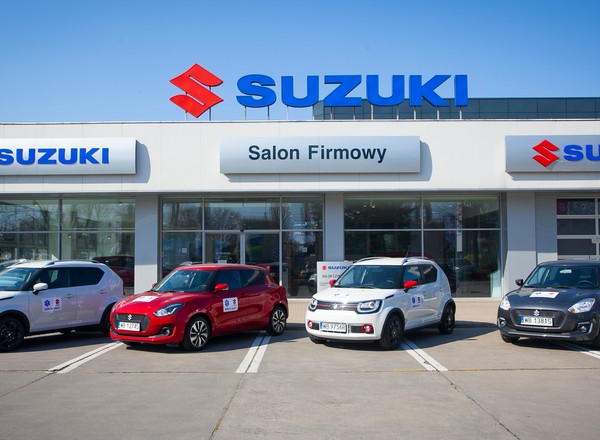 Suzuki przekazuje samochody dla Szpitala Czerniakowskiego