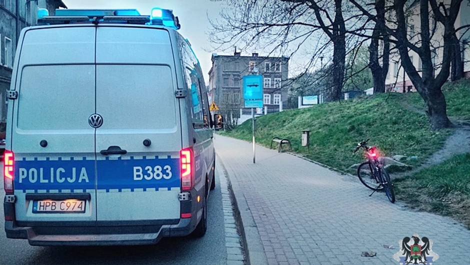 Obraz pochodzący z serwisu https://walbrzych.policja.gov.pl/dba/aktualnosci/bieza/119054,W-miniony-weekend-dwoch-kierujacych-znajdujacych-sie-pod-wplywem-alkoholu.html