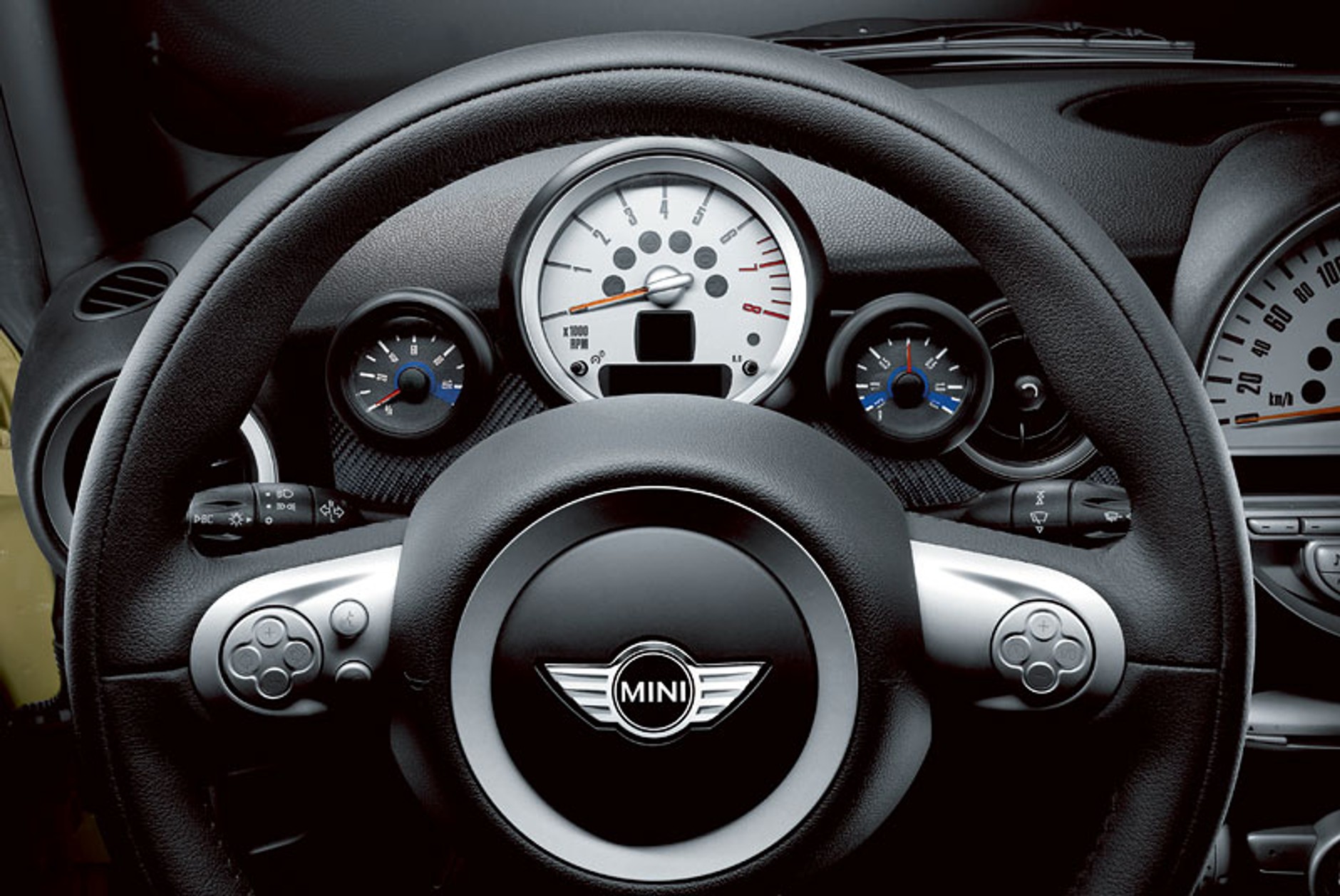 Genewa 2009: Mini Cabrio John Cooper Works – topowa wersja również w wersji cabrio