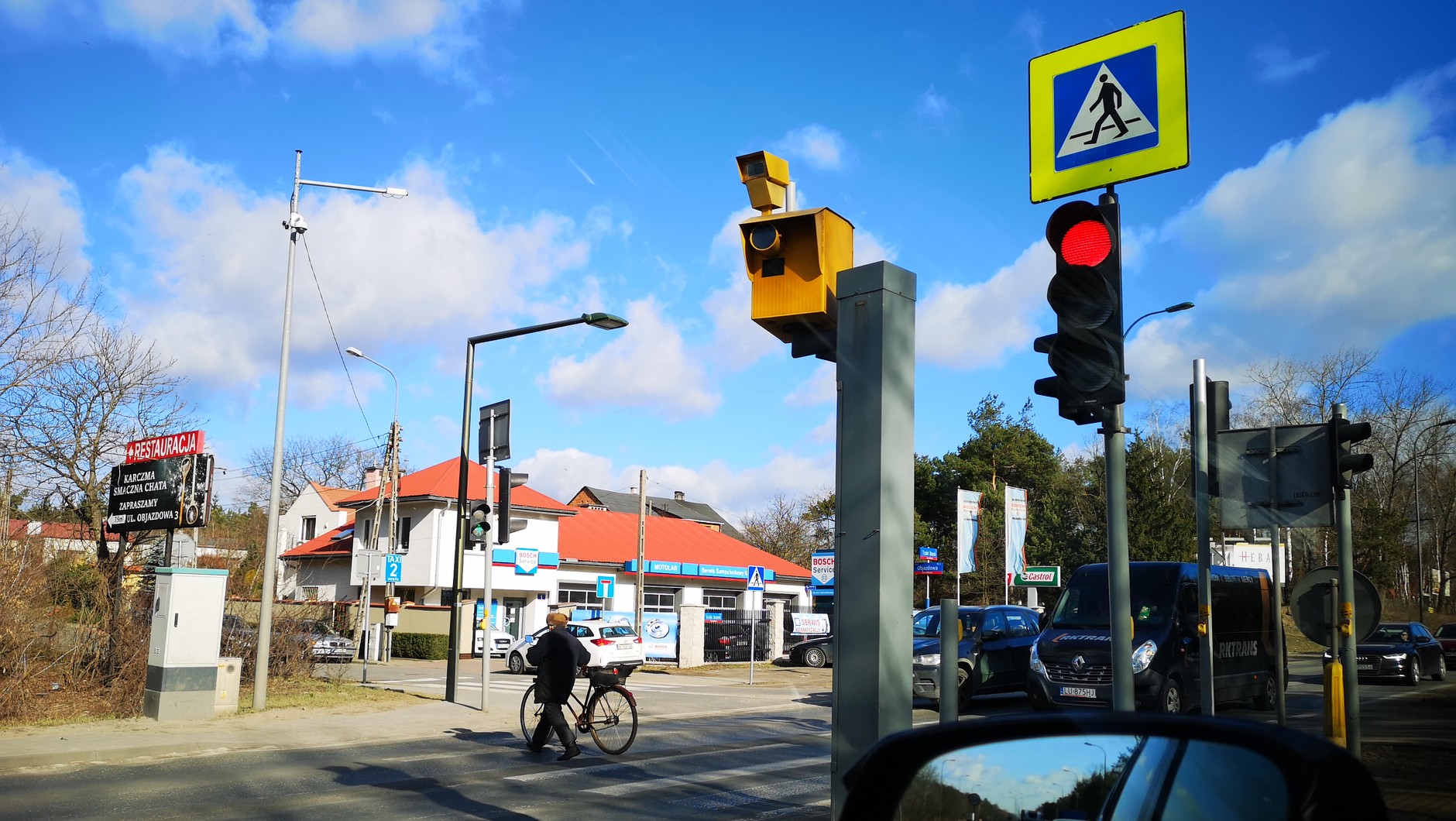 Fotoradar Fotorapid CM to najstarsze urządzenie na polskich drogach, które sukcesywnie jest zamieniane przez nowsze fotoradary