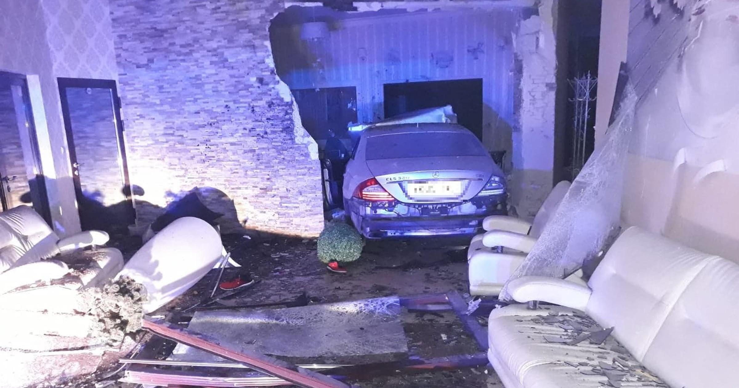 Wjechał do sali bankietowej