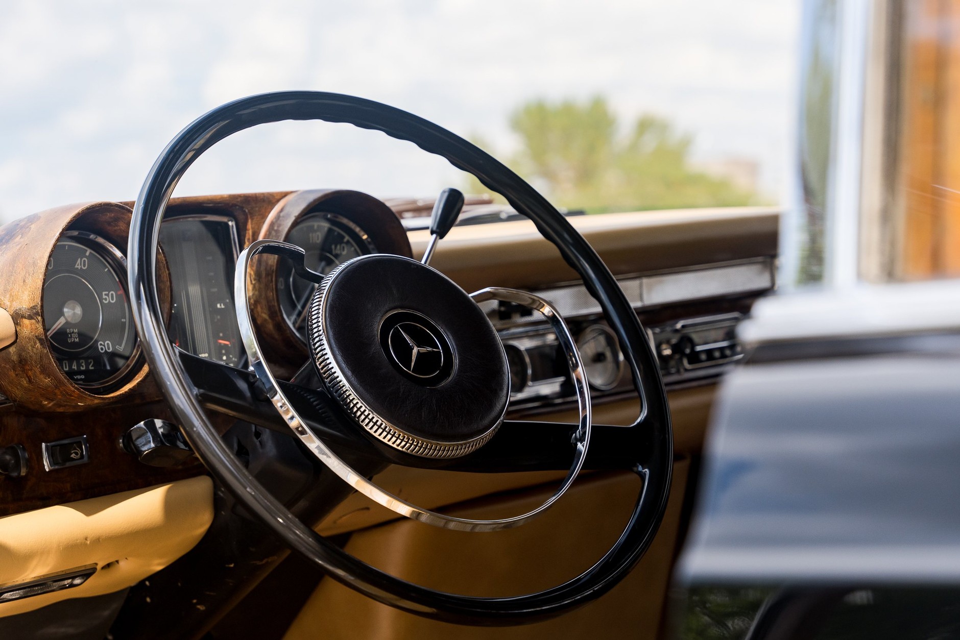 Mercedes Benz 600 LWB Pullman