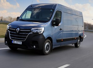 Renault Master Furgon 2.3 dCi 180 – wymarzony pojazd dla kuriera