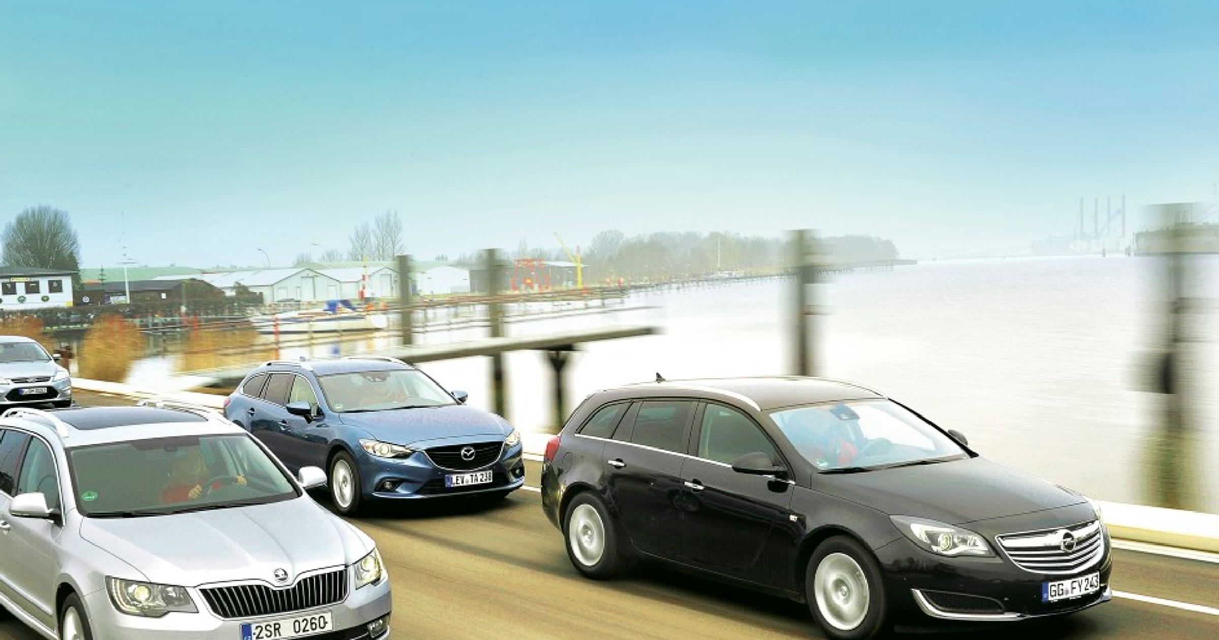 Ford Mondeo, Mazda 6 Sport, Opel Insignia i Skoda Superb | Porównanie kombi