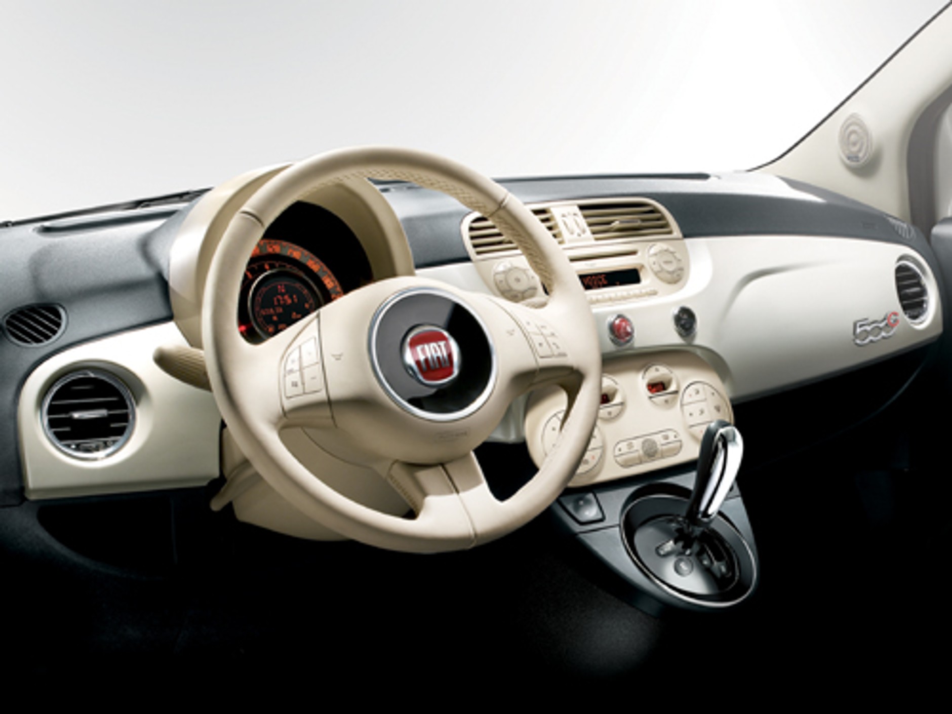 Fiat 500C: 500-ka z oknem do nieba
