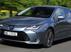 Toyota Corolla 1.8 Hybrid Executive – sedan też został hybrydą! | TEST