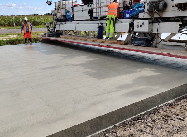 Nowa technologia betonowa na budowie trasy S7