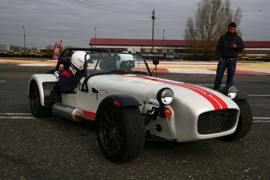 Caterham - Fotorelacja z polskiej prezentacji kultowego sportowca