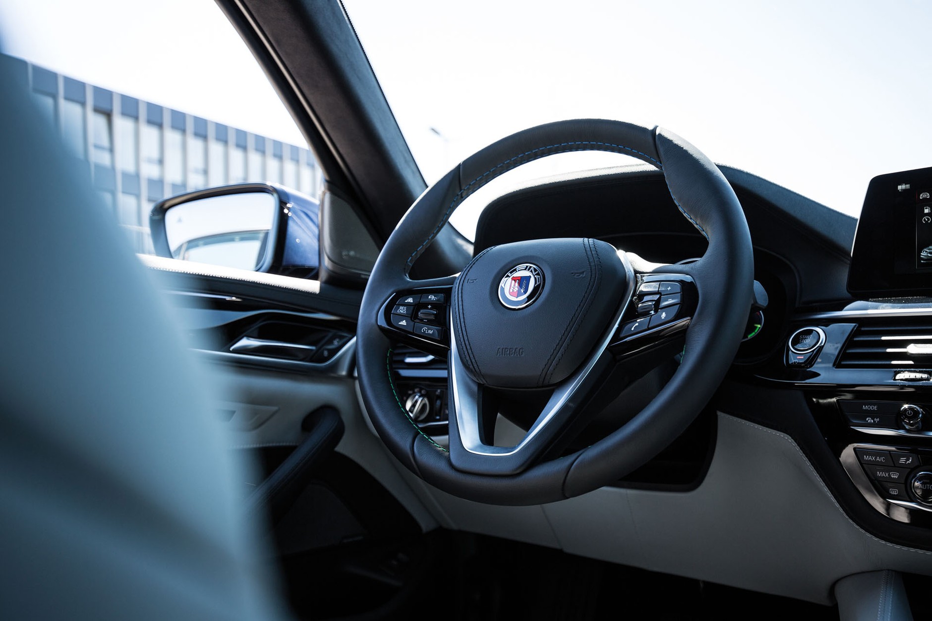 BMW Alpina B5 Biturbo - czym róźni się od BMW M?