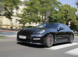Porsche Panamera GTS: limuzyna na tor i na spotkanie