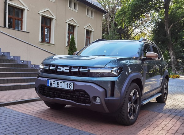 Dacia Duster wjeżdża w 2025 r. z nowym cennikiem. Podwyżki, ale nieduże