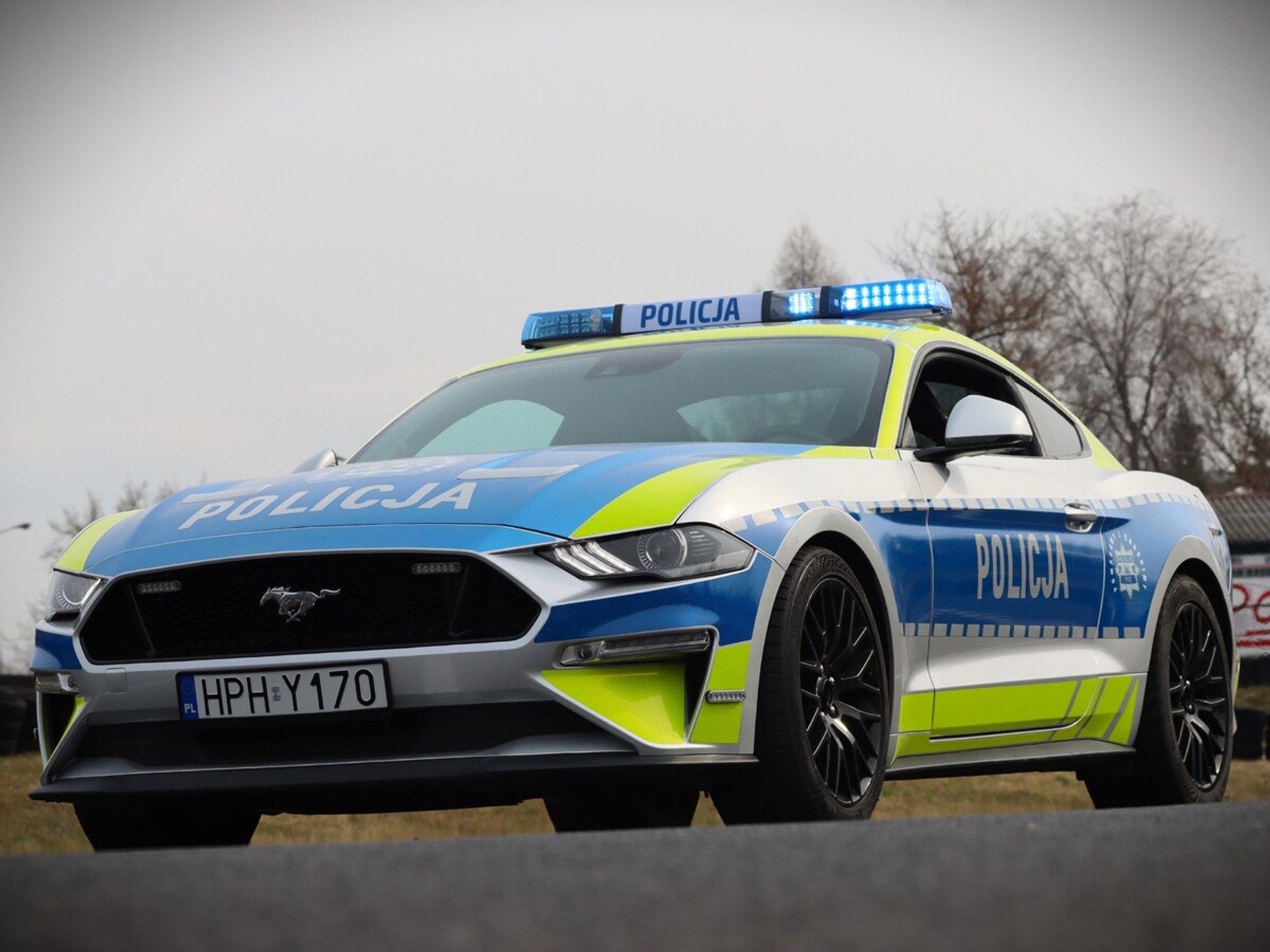 Policyjny Ford Mustang 5.0 V8