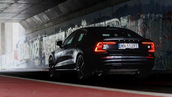 Volvo S60 odchodzi. Pożegnałem go w 455-konnej wersji i wiem, że jest czego żałować