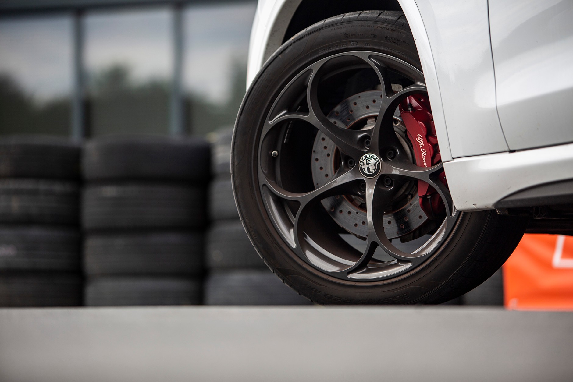 Alfa Romeo Stelvio Quadrifoglio - ekstraklasa szybkich SUV-ów