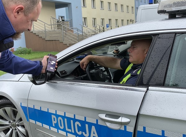 Senat za łatwiejszą rejestracją aut i zniesieniem obowiązku posiadania przy sobie prawa jazdy
