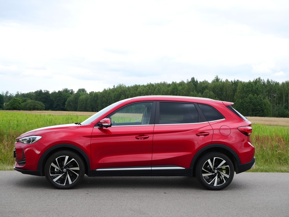 MG ZS Hybrid +