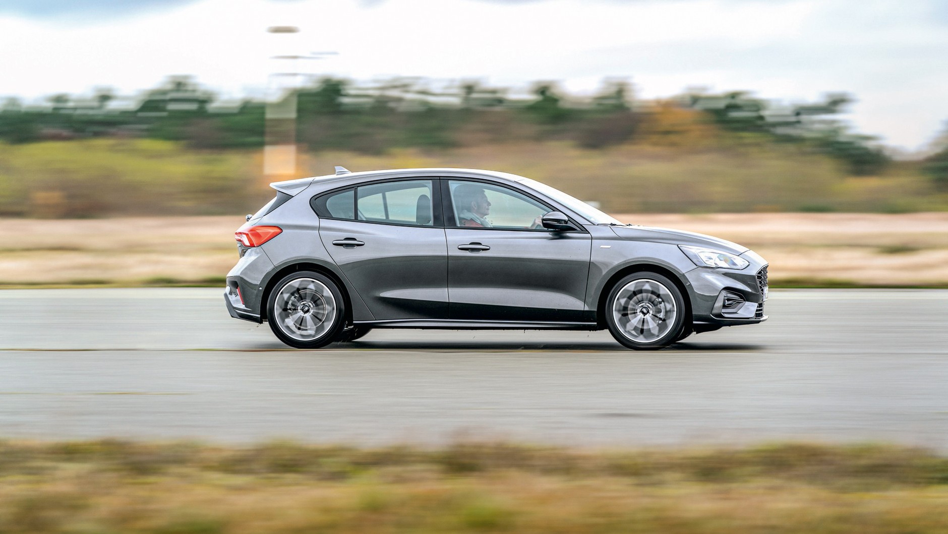 Porównanie kompaktów: Ford Focus 1.0 EcoBoost Hybrid, Mazda 3 Skyactiv-G, Hyundai i30 1.5 T-GDI iMT, VW Golf 1.5 eTSI