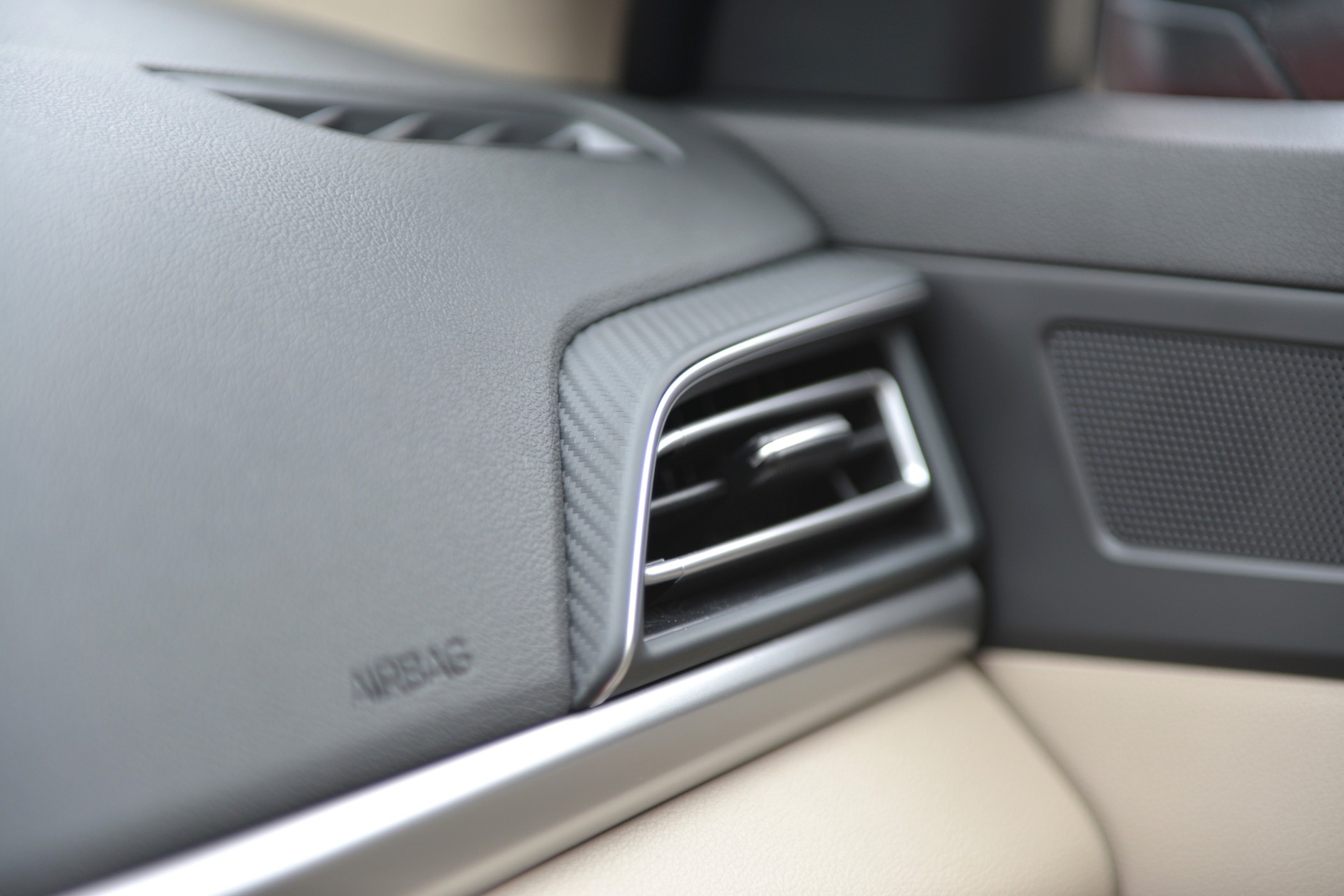 Hyundai Elantra 1.6 6AT