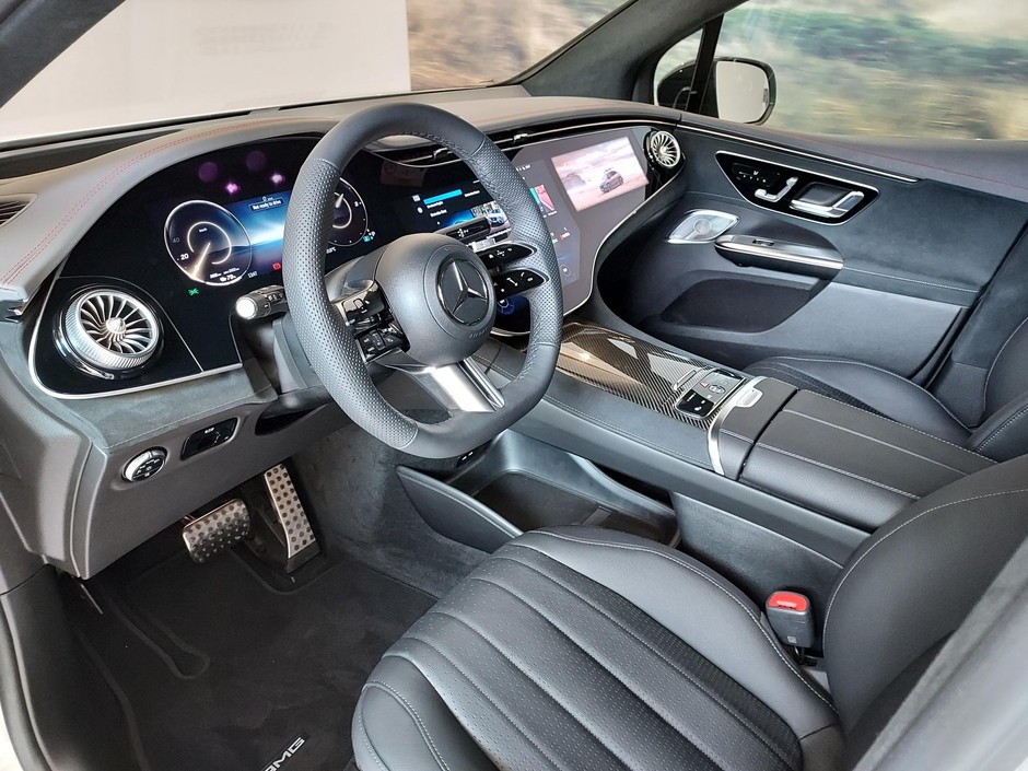 Mercedes EQE SUV