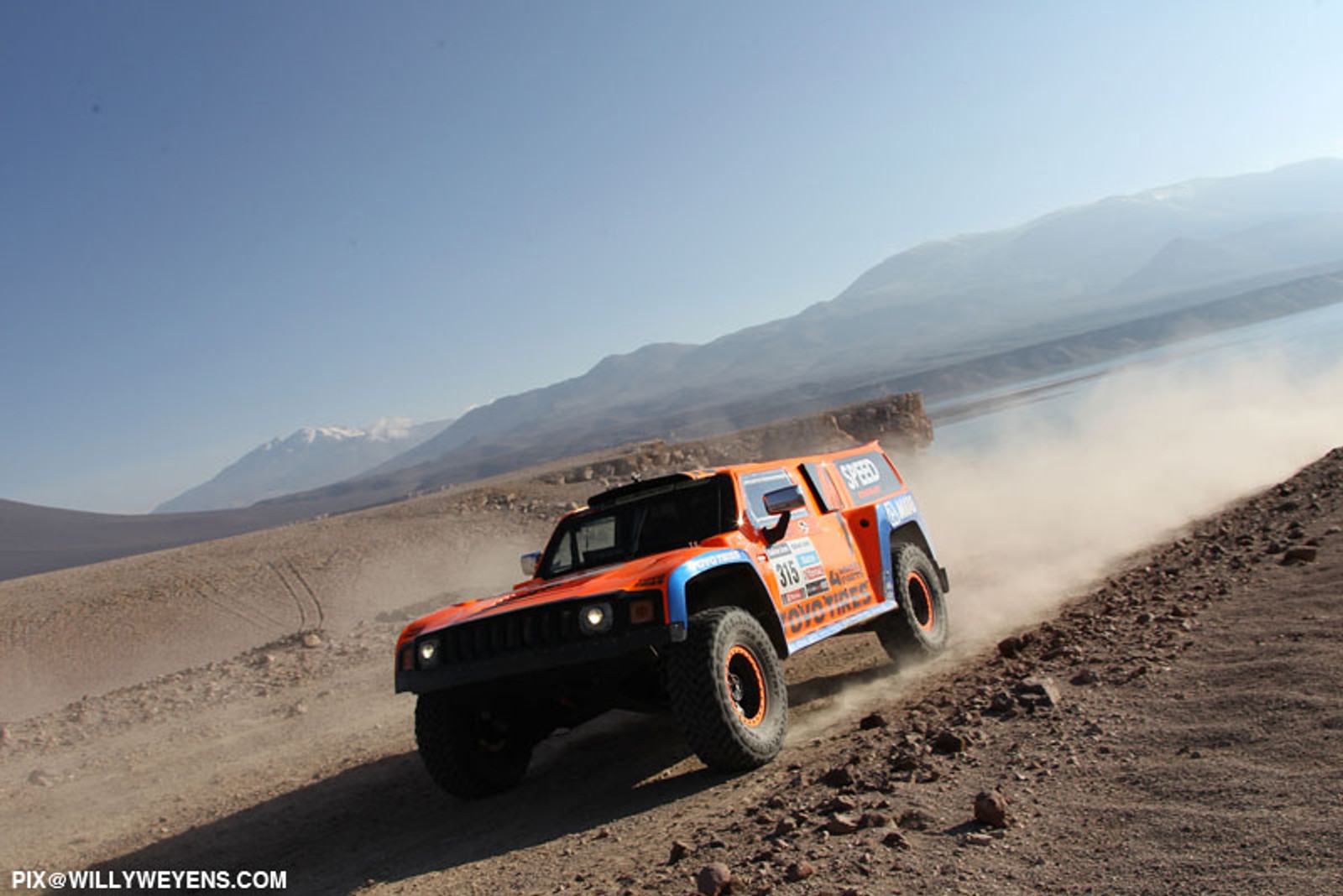 Dakar 2013: ciężarówka bez skrzyni, Małysz traci oddech (13. etap, wyniki, galeria)