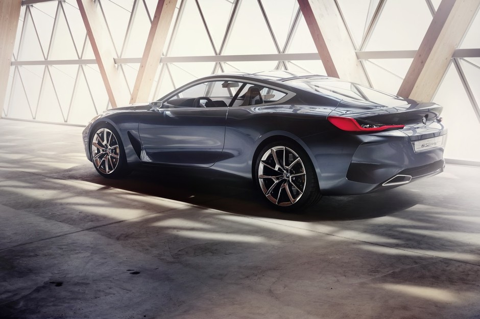 Oficjalne zdjęcia BMW serii 8