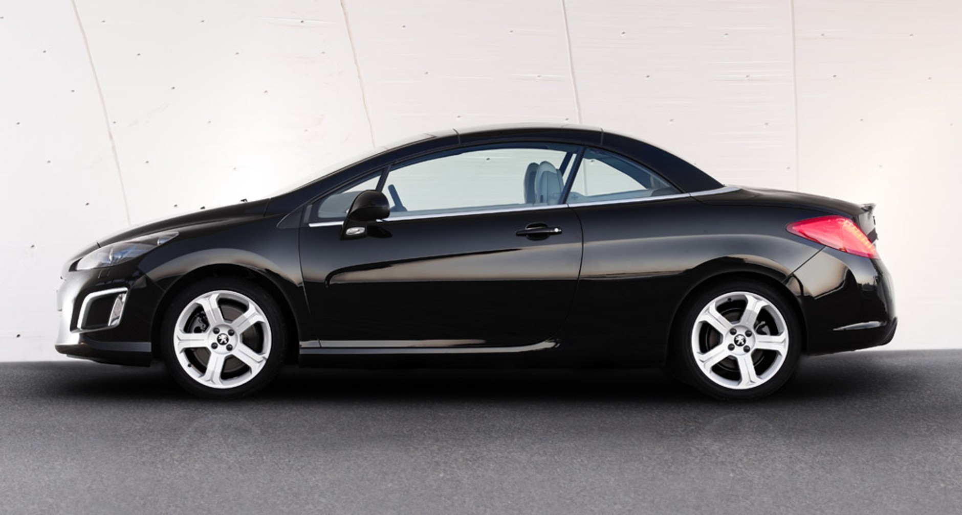 Peugeot 308 po face liftingu przypomina 508-kę