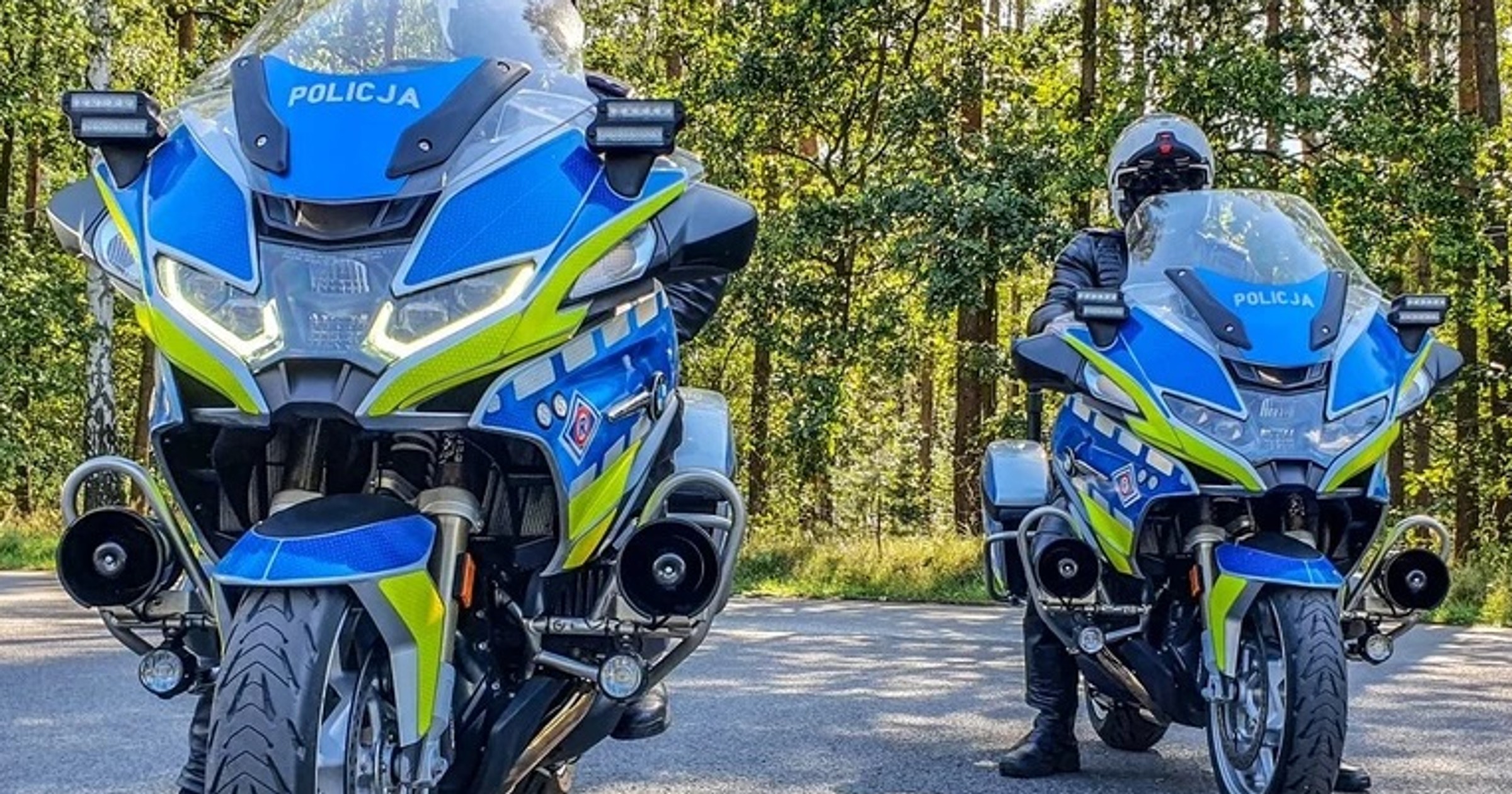 Jeździł motocyklem po chodniku. Policjanci go zatrzymali i wszystko się wydało