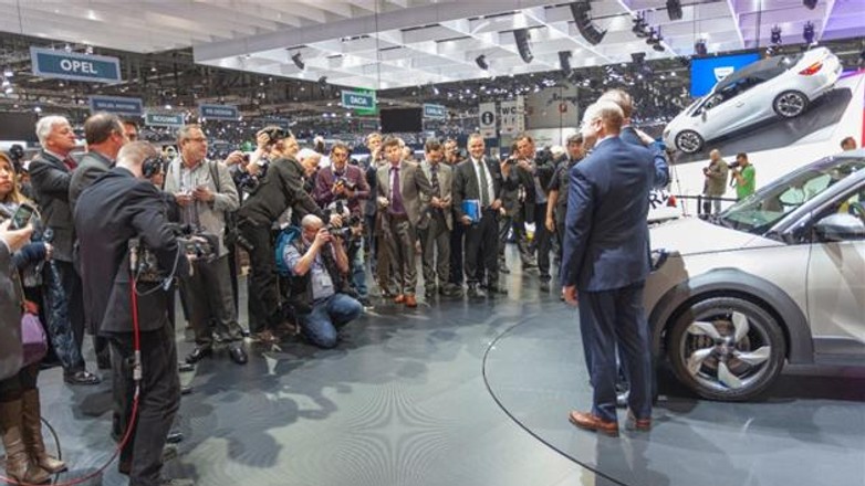 Genewa Motor Show 2013 - przygotowania do otwarcia wystawy (Agencja TVN/x-news)