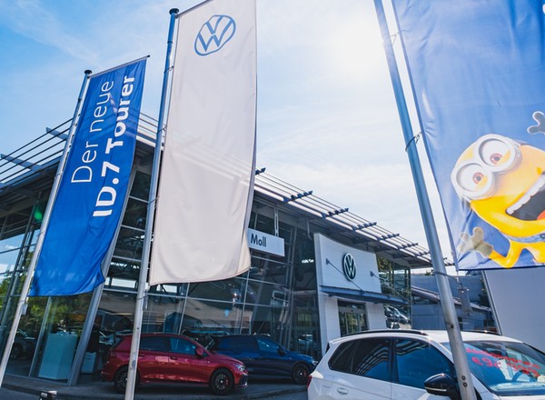 Przetasowania na niemieckim rynku nowych samochodów. VW się cieszy, niektórzy płaczą. A co z chińską ofensywą?